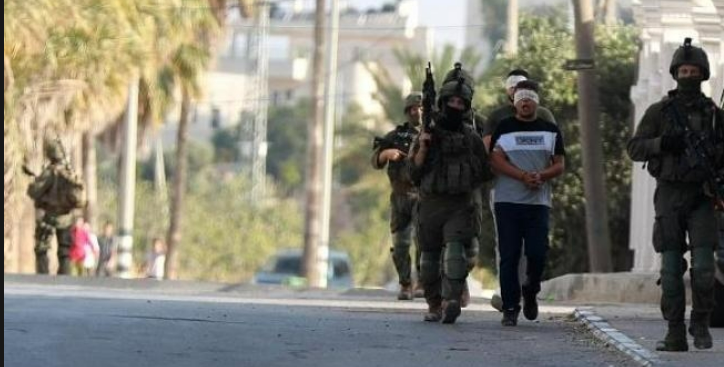 الاحتلال يعتقل 4 مواطنين من نابلس